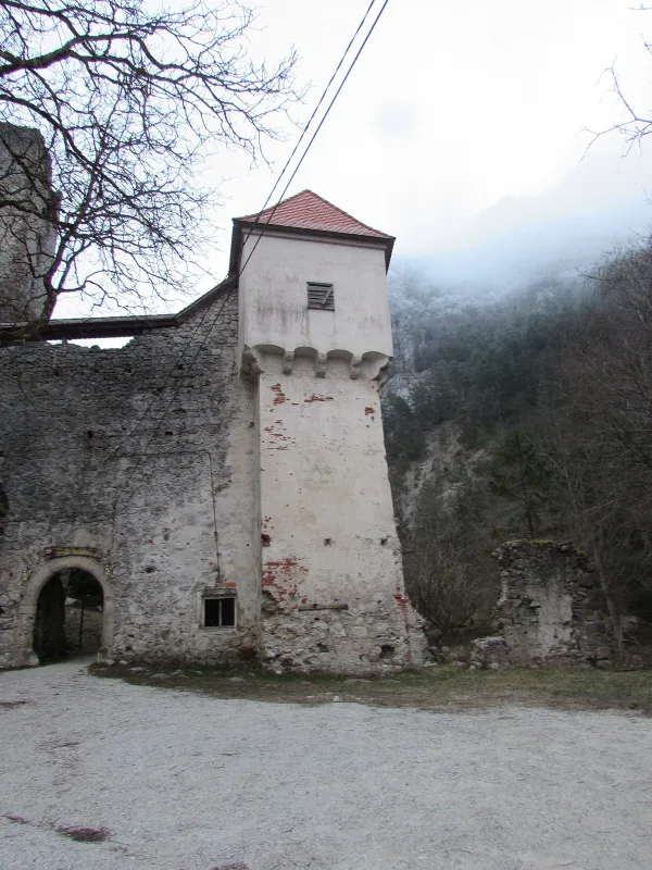 Grad Kamen & Begunje